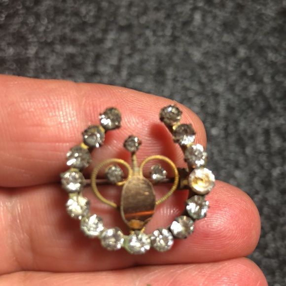 Antique Little C-Clasp Brooch - Picture 2 of 8